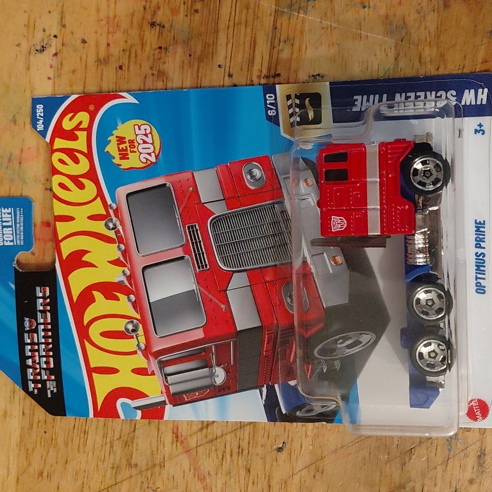 Hot Wheels Transformers Optimus Prime New